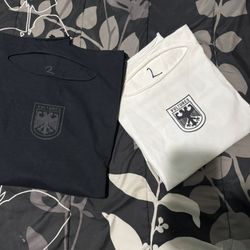YZY VULTURES TEE AND LONG SLEEVE 