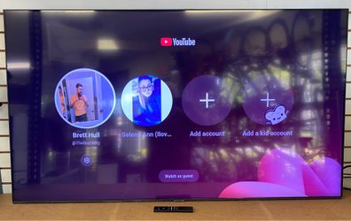 Samsung 65" 4K UHD Smart TV UN65TU7000BXZA with Remote