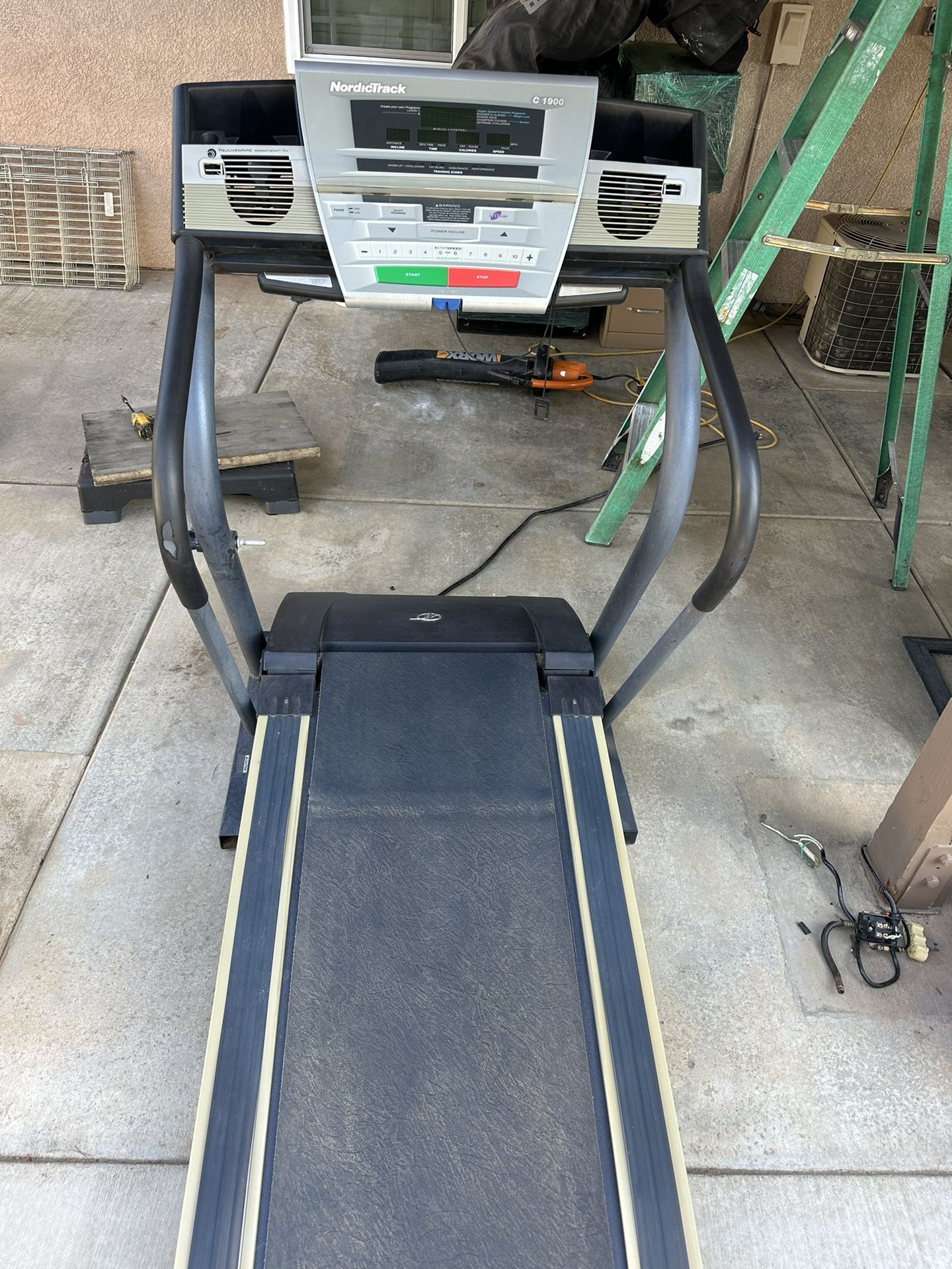 NordicTrack C1900 Treadmill