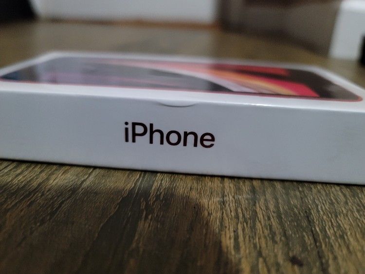 iPhone SE 64GB NEW/UNLOCKED/UNOPENED