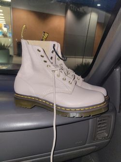 Womens Martens Soft Leather Size 10