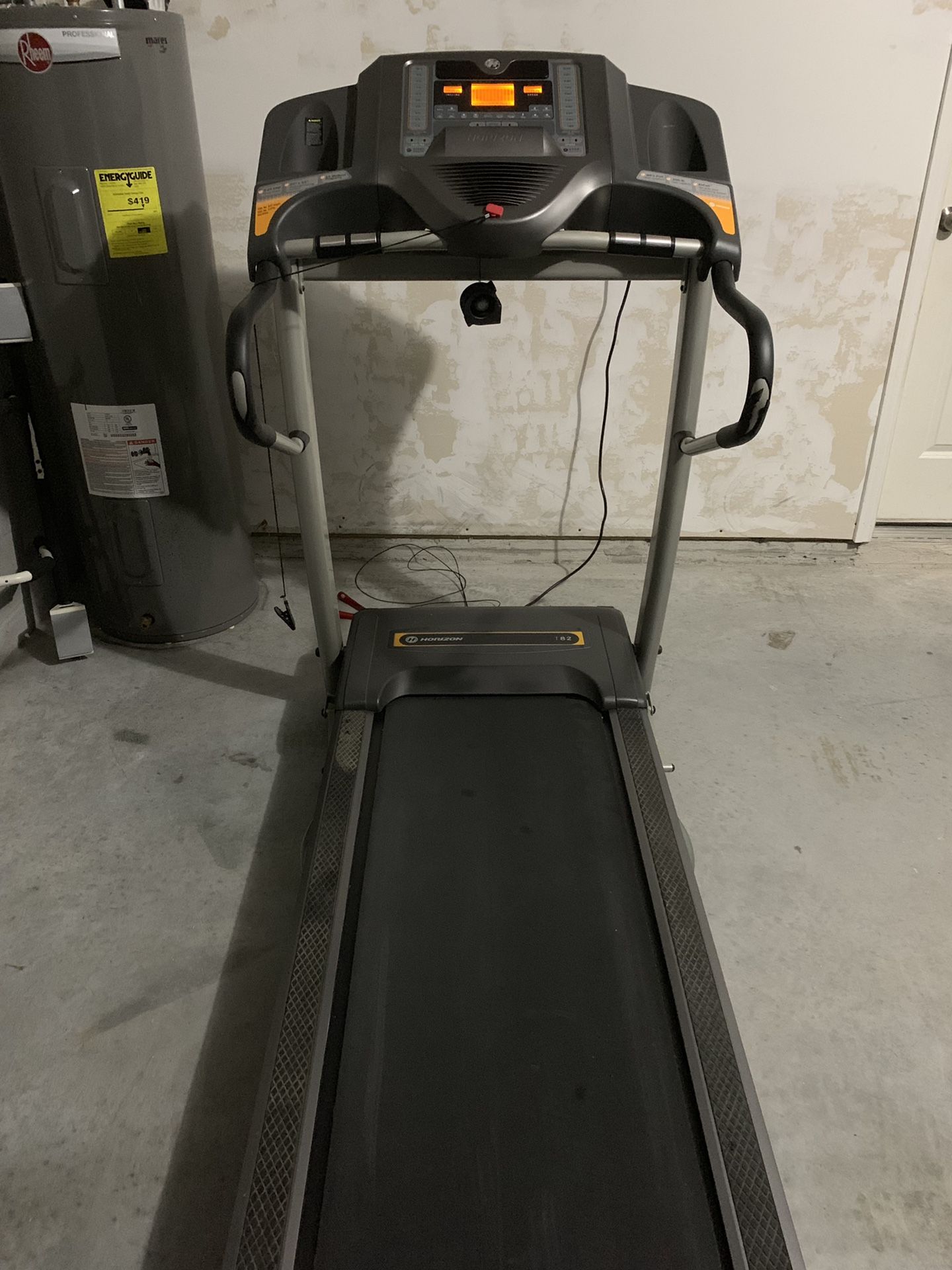 Horizon T82 Treadmill for Sale in Fort Myers FL OfferUp