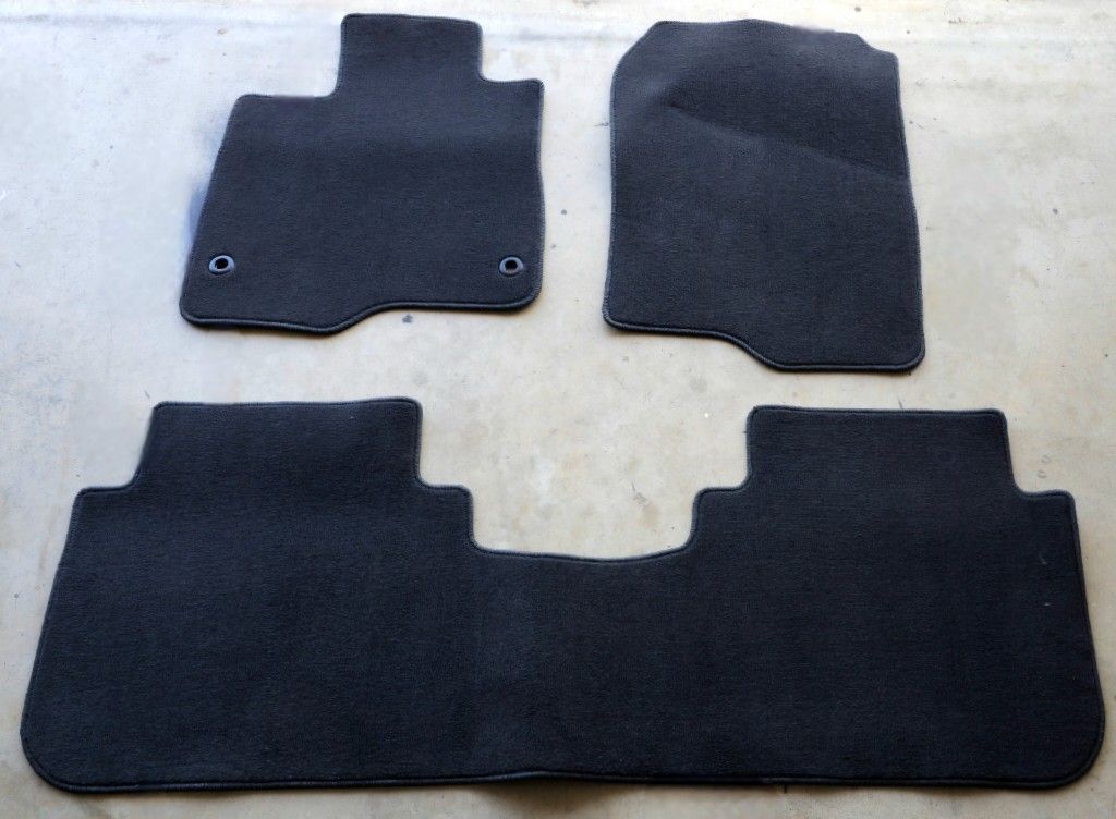 OEM Honda CR-V 2025 Floor Mats