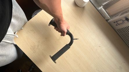 V bar workout attachment