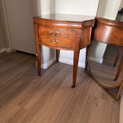 Nightstand/Endtable, Couch