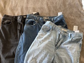 3 LEVIS JEANS