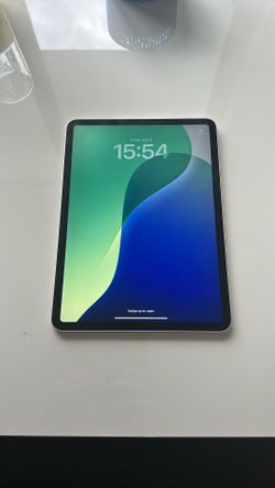 Apple iPad Pro 11" 64GB Like New