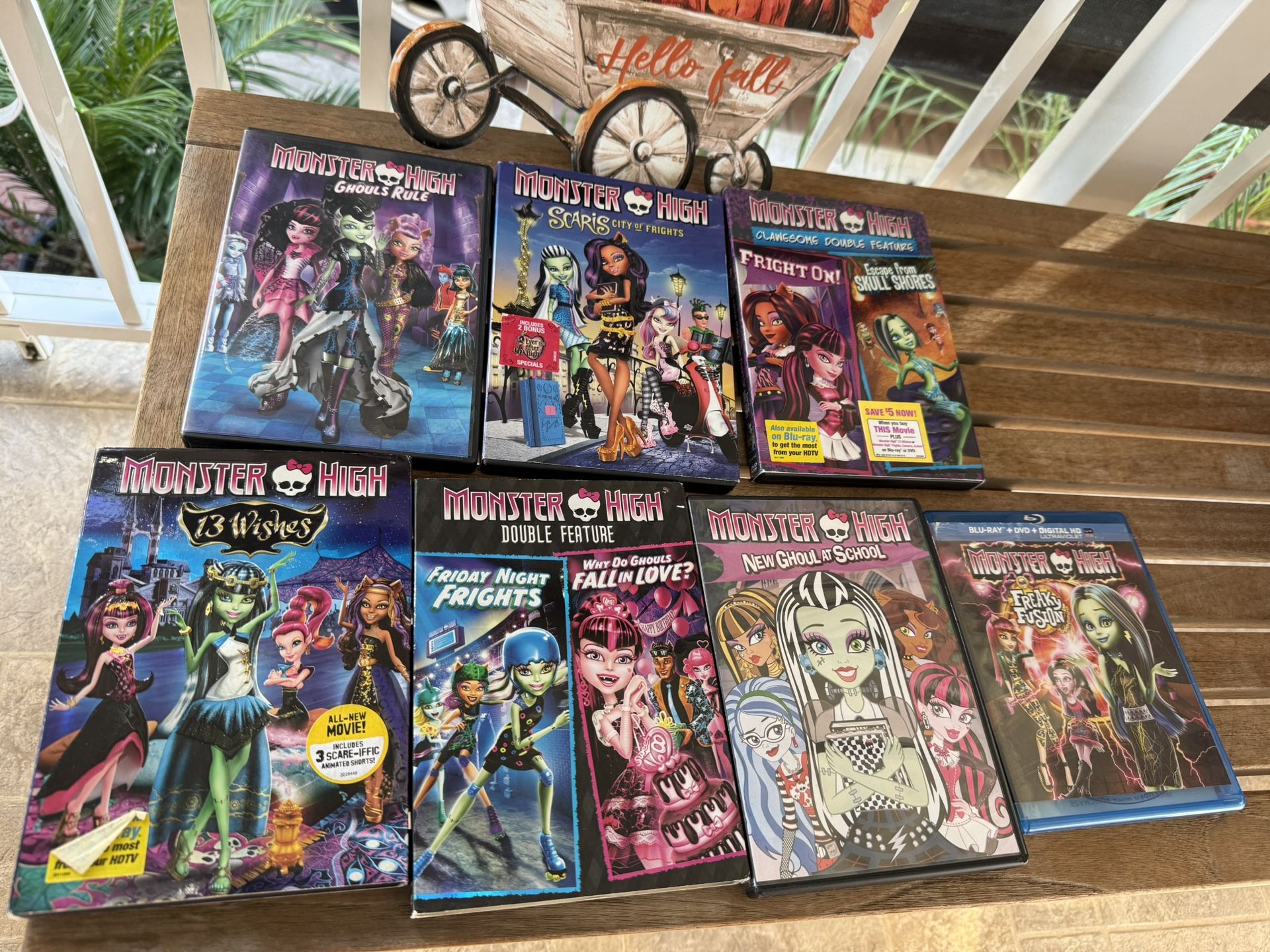 7 Monster High DVDs