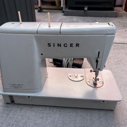 Sewing Machine Singer