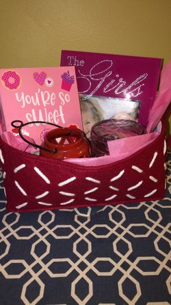 Gift Basket - Pink/Red