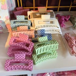 Hair Clips!!! 💜💛💜 Different Styles