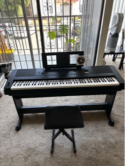 Yamaha DGX-660B 88-Key Digital Home Piano