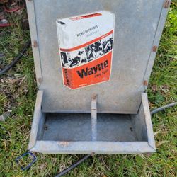 Wayne Dog Food  Holder 