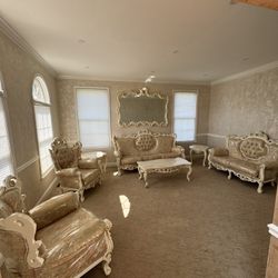 Entire Room Vintage Roma Set With Plastic Covers Like  New 