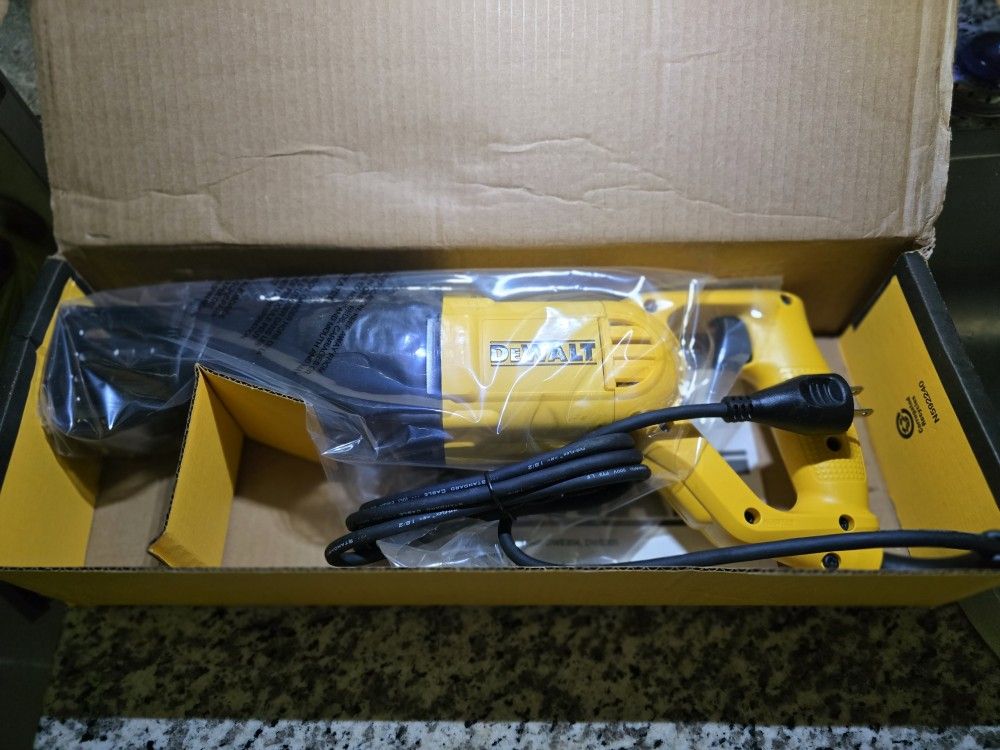 Dewalt Electric Saw