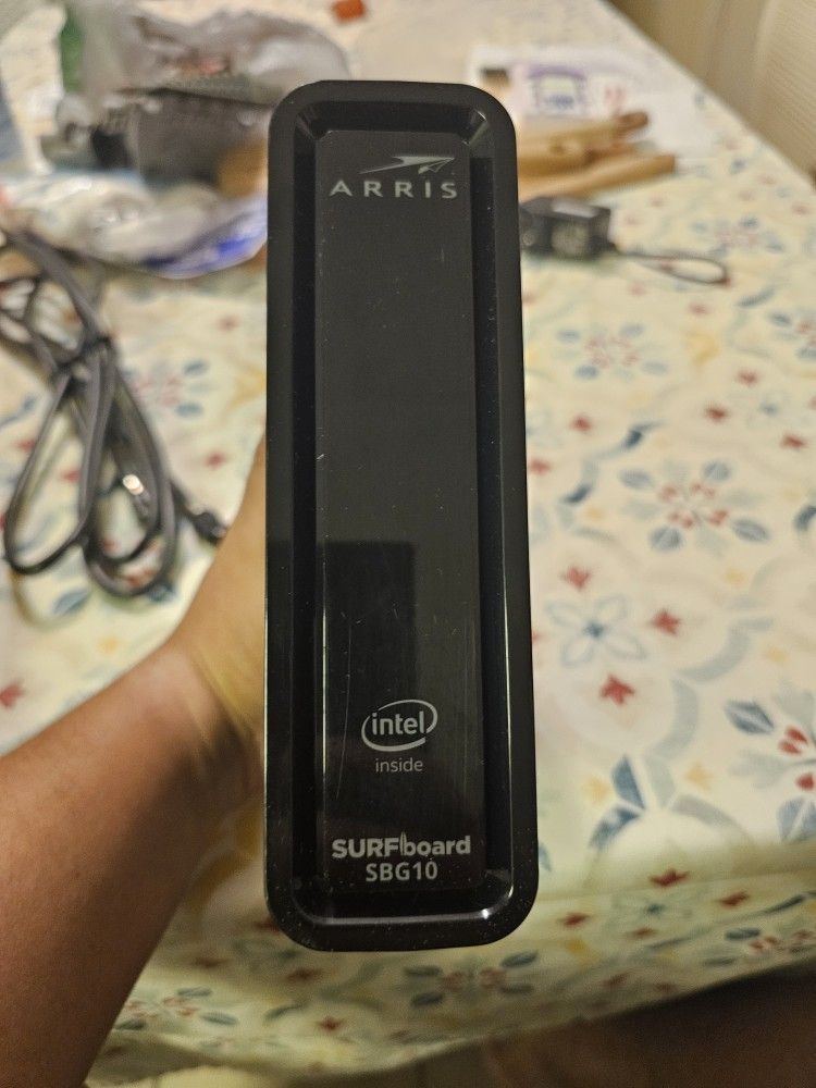 ARRIS (SBG10) - Cable Modem Router Combo