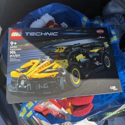 LEGO TECHNIC: Bugatti Bolide (42151) Brand New