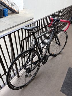 Specialized Road Bike with Fulcrum Wheels