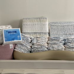 188 Diapers - Huggies Little Snugglers size 1 (108), Baby Gear Size 1 (20), Pampers Size 2 (60) + Wipes