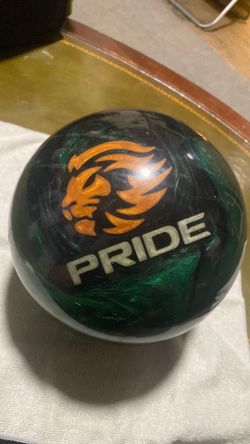 Motiv Pride bowing ball