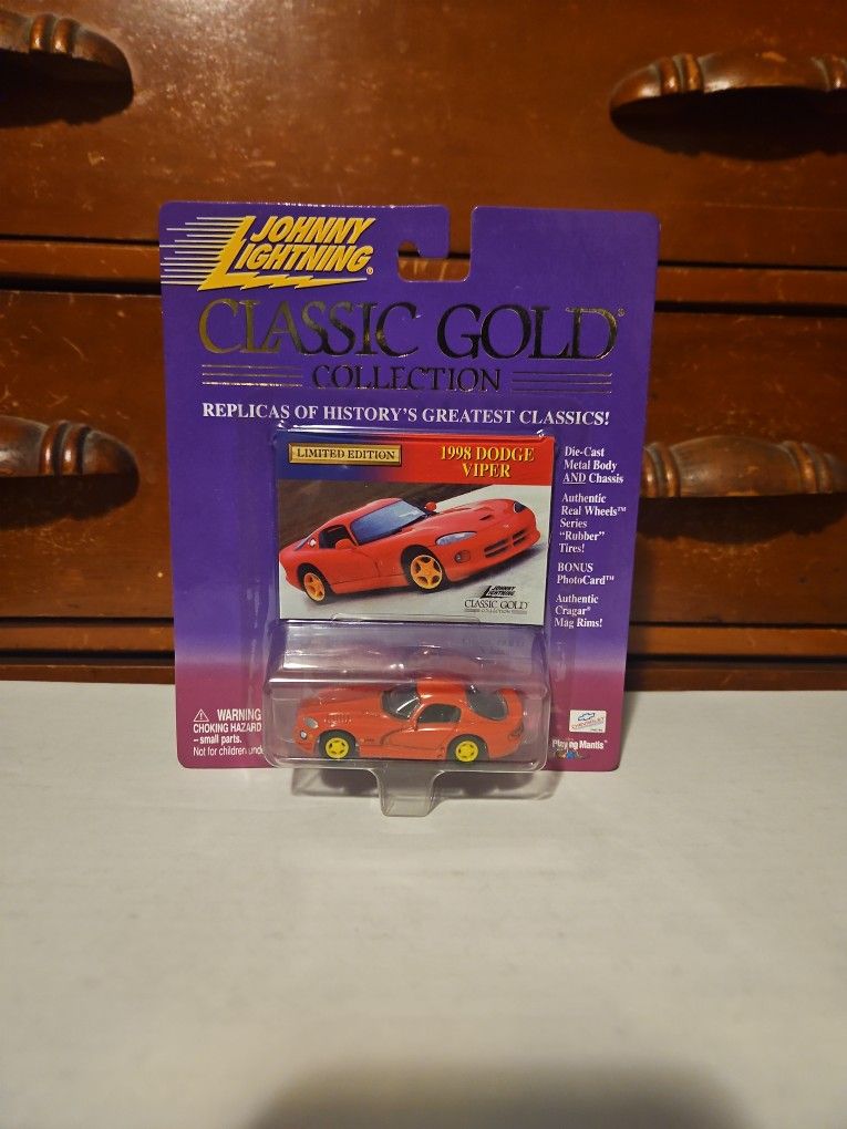 2000 Johnny Lightning Classic Gold 1998 Dodge Viper