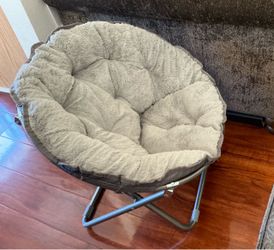 Children’s Chair - Never been used (Glendale)