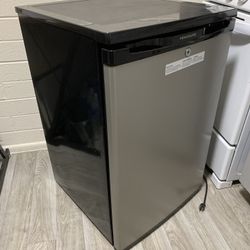 Mini Fridge/Freezer 