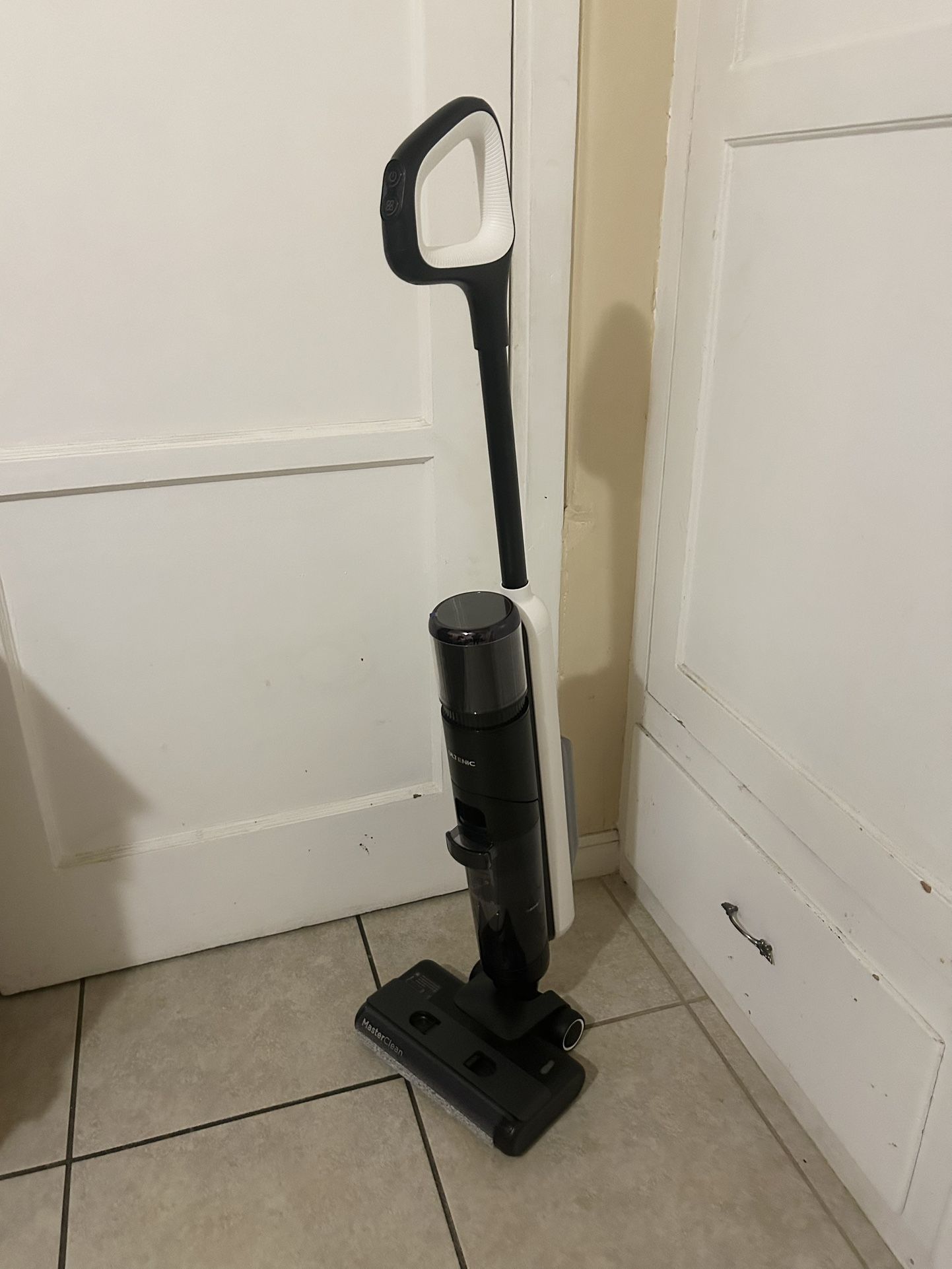 ULTENIC Wet/Dry Smart Vacuum Cleaner