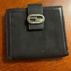 Gucci Bifold Compact Black Leather 
