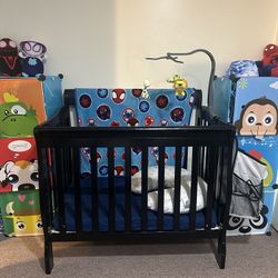 Mini 4 In 1 Convertible crib Black 