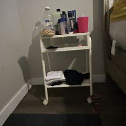 Moving Out Special Bed /side Tables /dresser