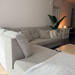 2 Piece sectional - $500 - NEEDS TO GO!!