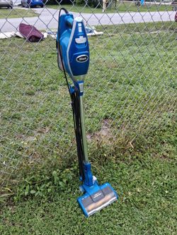 NICE SHARK ROCKET STICK VACUUM