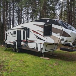 2015 Keystone Cougar 280RLS Polar Package Plus