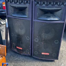 2 Speakers