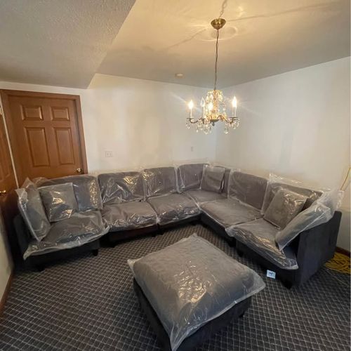 Sectional Couch (DELIVERY AVAILABLE)