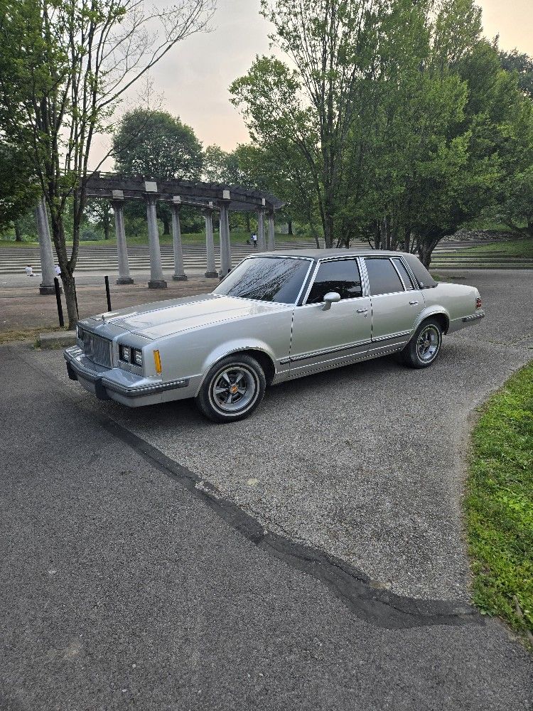 1984 Pontiac Bonneville