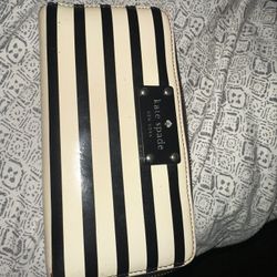 Kate Spade Zip Around Cream And Black Wallet