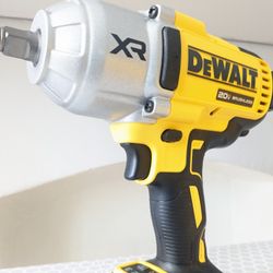 20V Max DeWalt XR -HIGH TORQUE 1/2" Impact Wrench 
