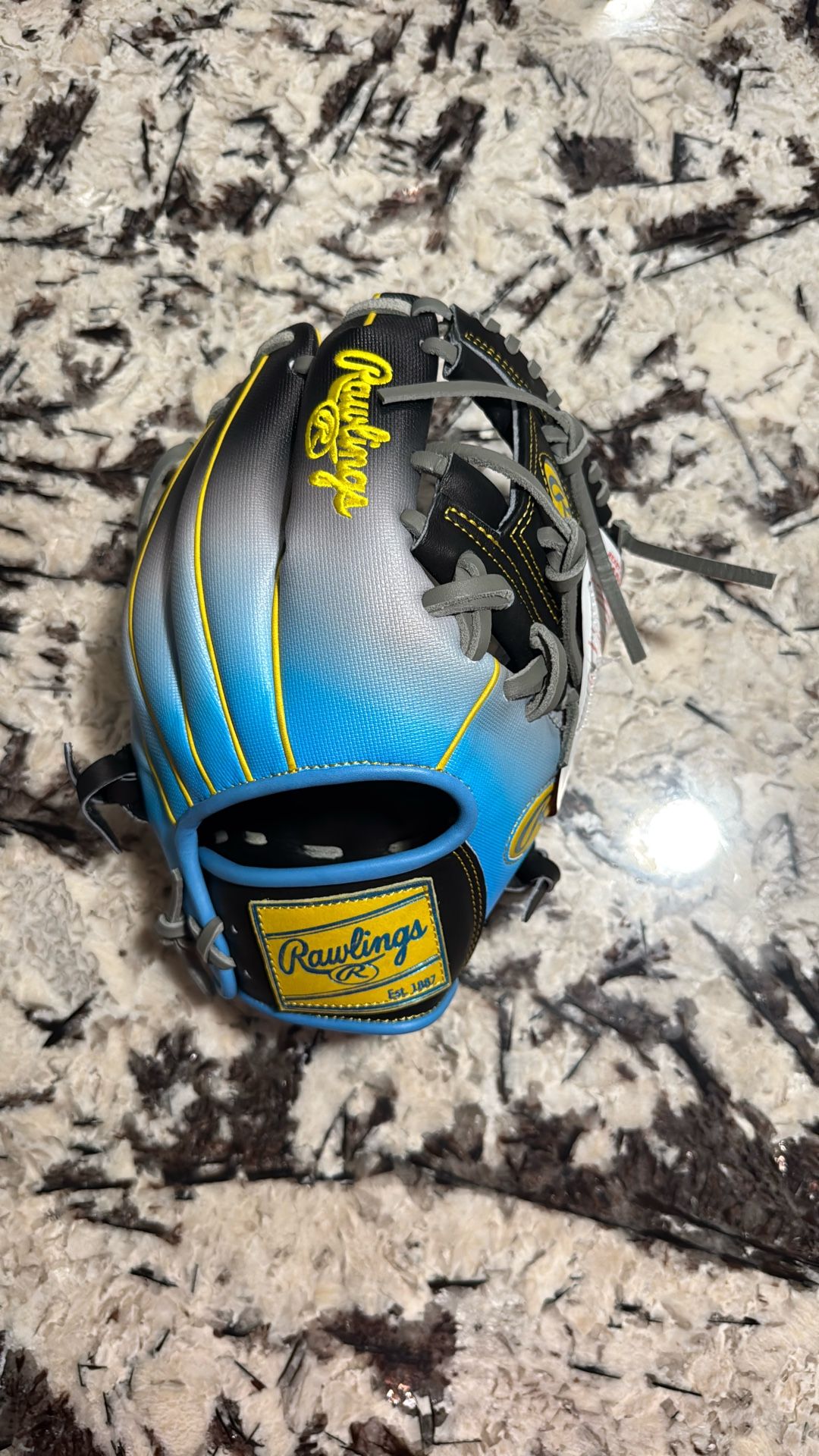 Rawlings Infield Glove