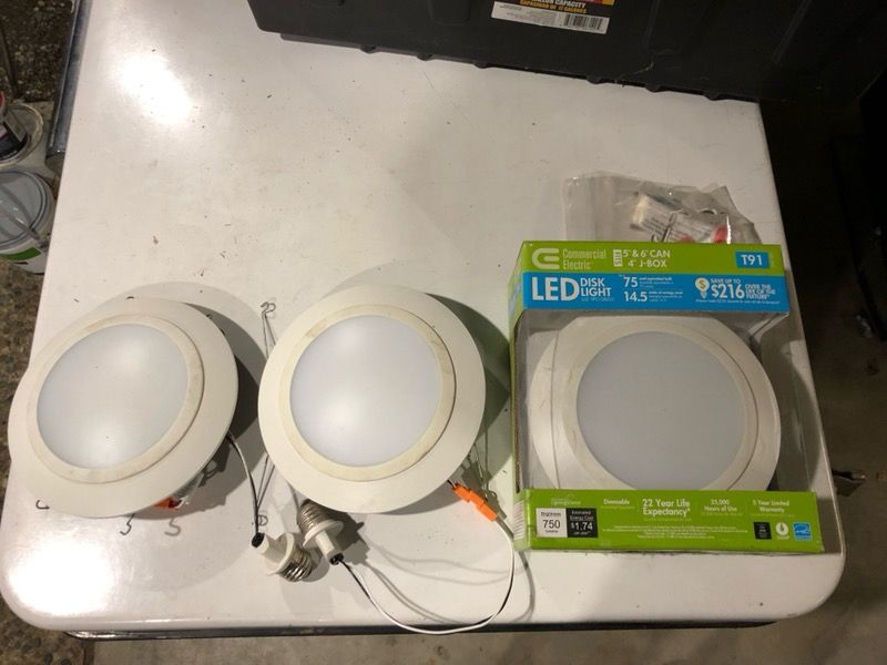 3 LED DISK LIGHTS Commercial Electric T91
