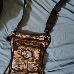 Harley Davidson Leather Side Slinger Bag