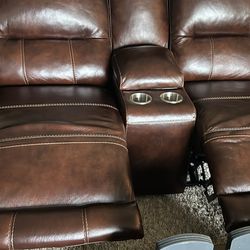 Leather Power Reclining Loveseat with USB
