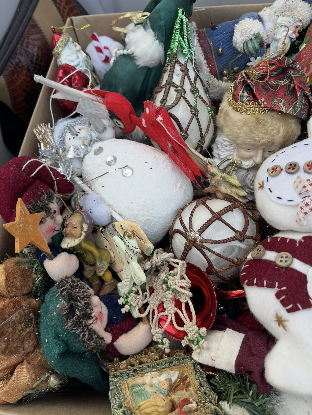CHRISTMAS 2 FULL BOXES VINTAGE CHRISTMAS ORNAMENTS AND SANTAS
