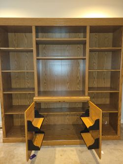 Entertainment center