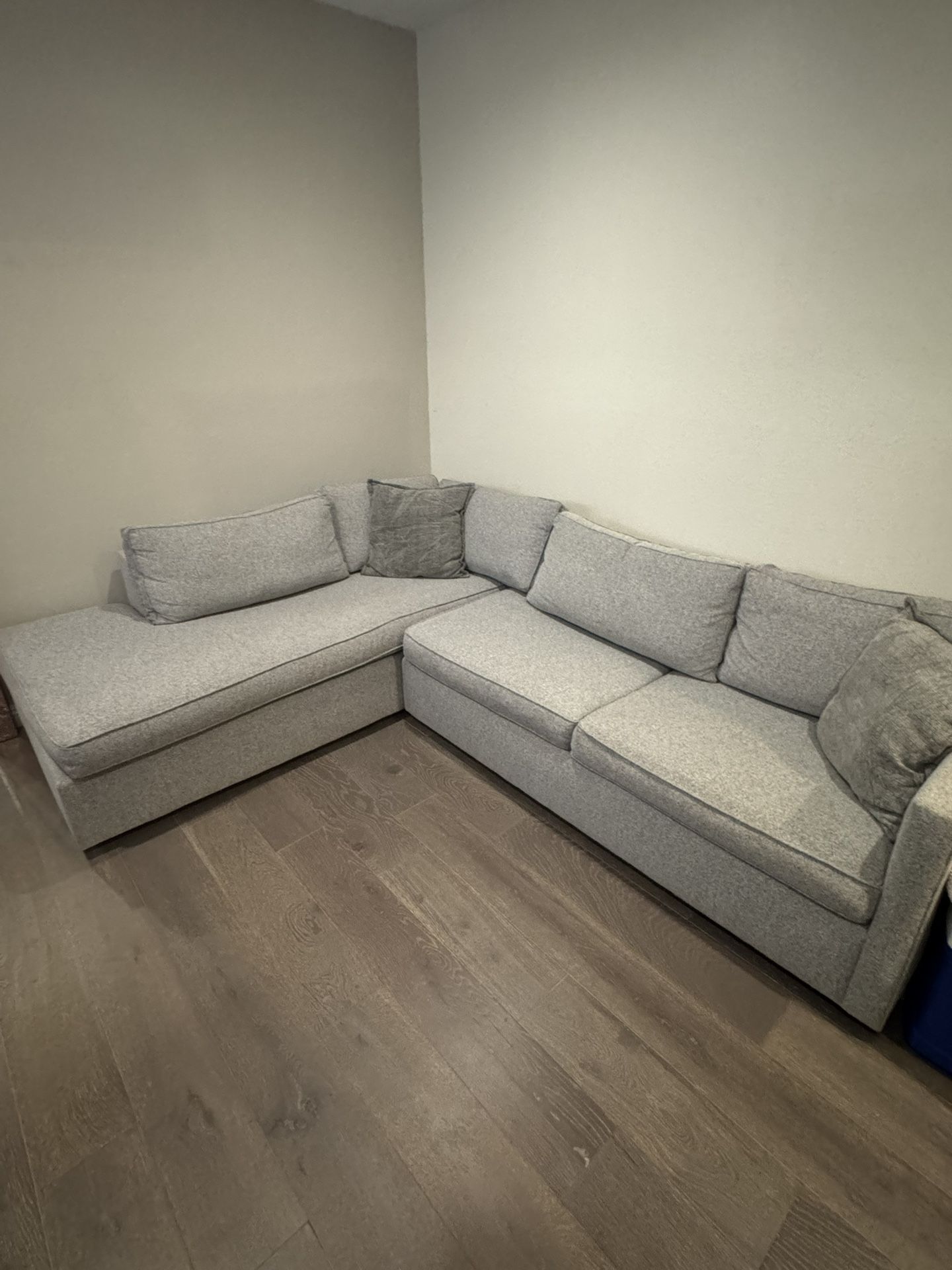 ✨ West Elm Harris 2-Piece Sleeper Sectional – Like New! $1500 (West LA) ✨