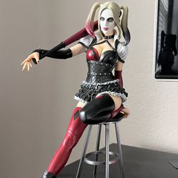Harley Quinn Statue 