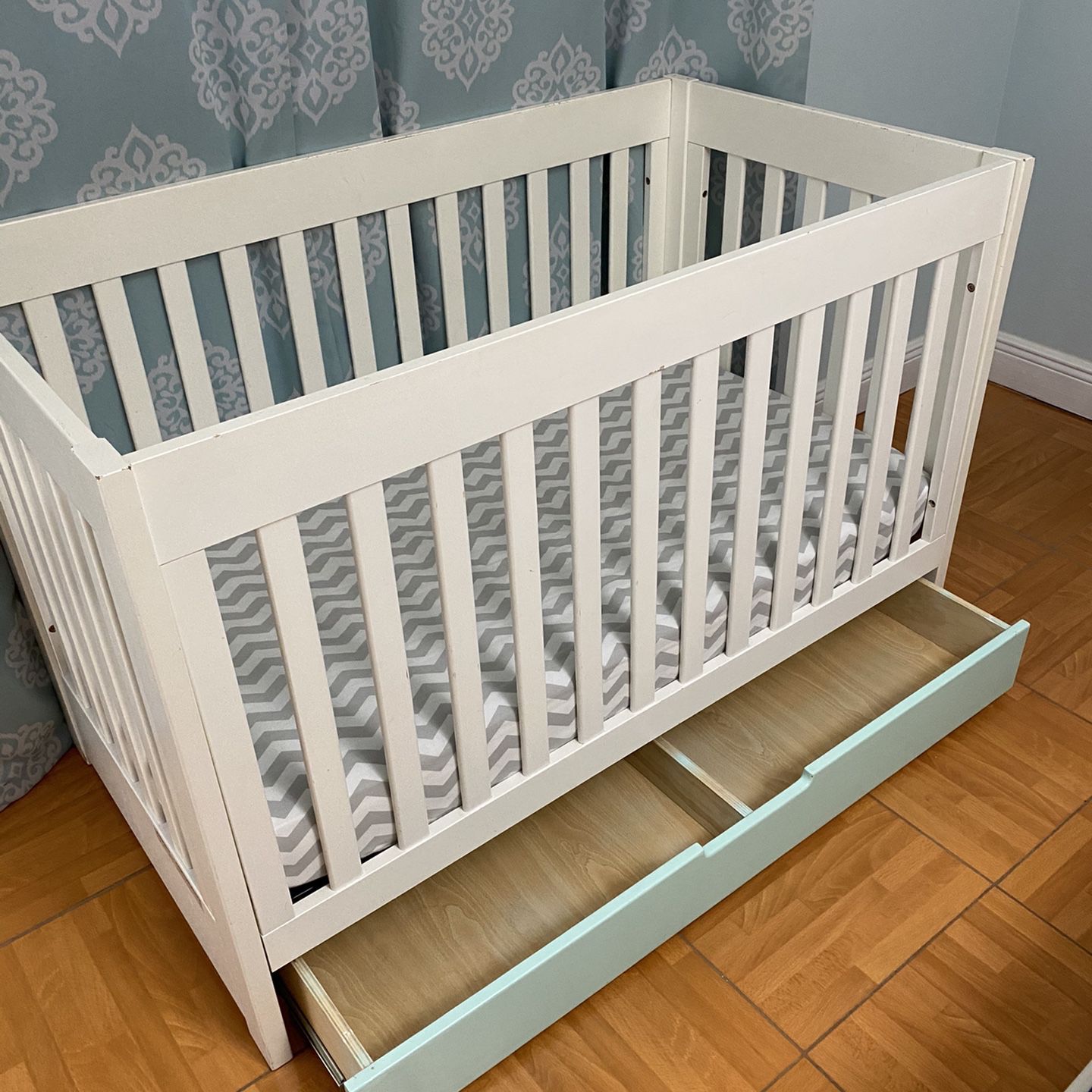 Convertible Baby Crib / Cuna Para Bebé