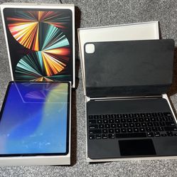 Apple iPad Pro 12.9-inch (5th generation) 128 GB, Wi-Fi + 5G And Magic Keyboard
