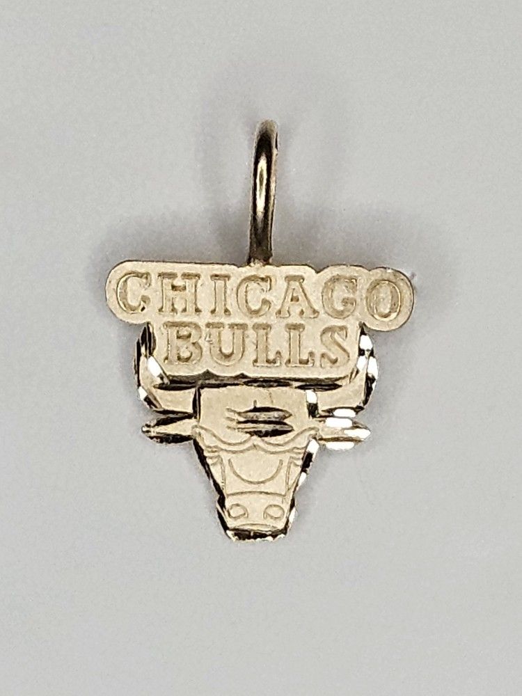 1987 Chicago Bulls 14k Gold Pendant